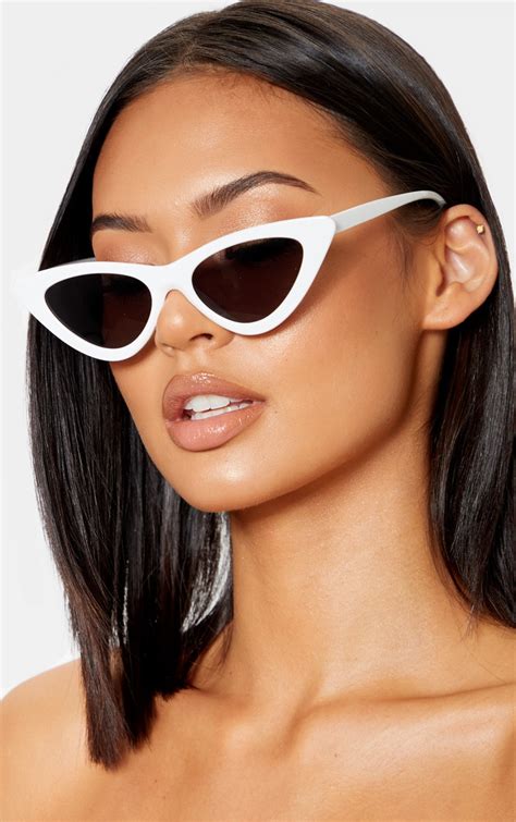 retro small cat eye sunglasses.